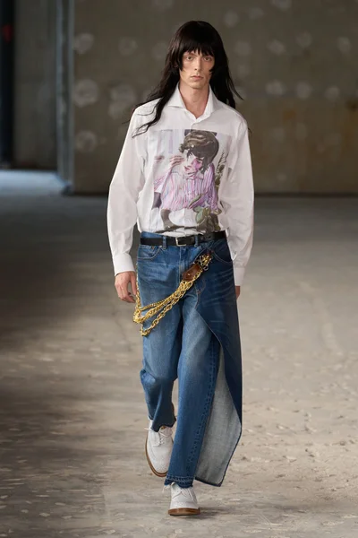 Look 30